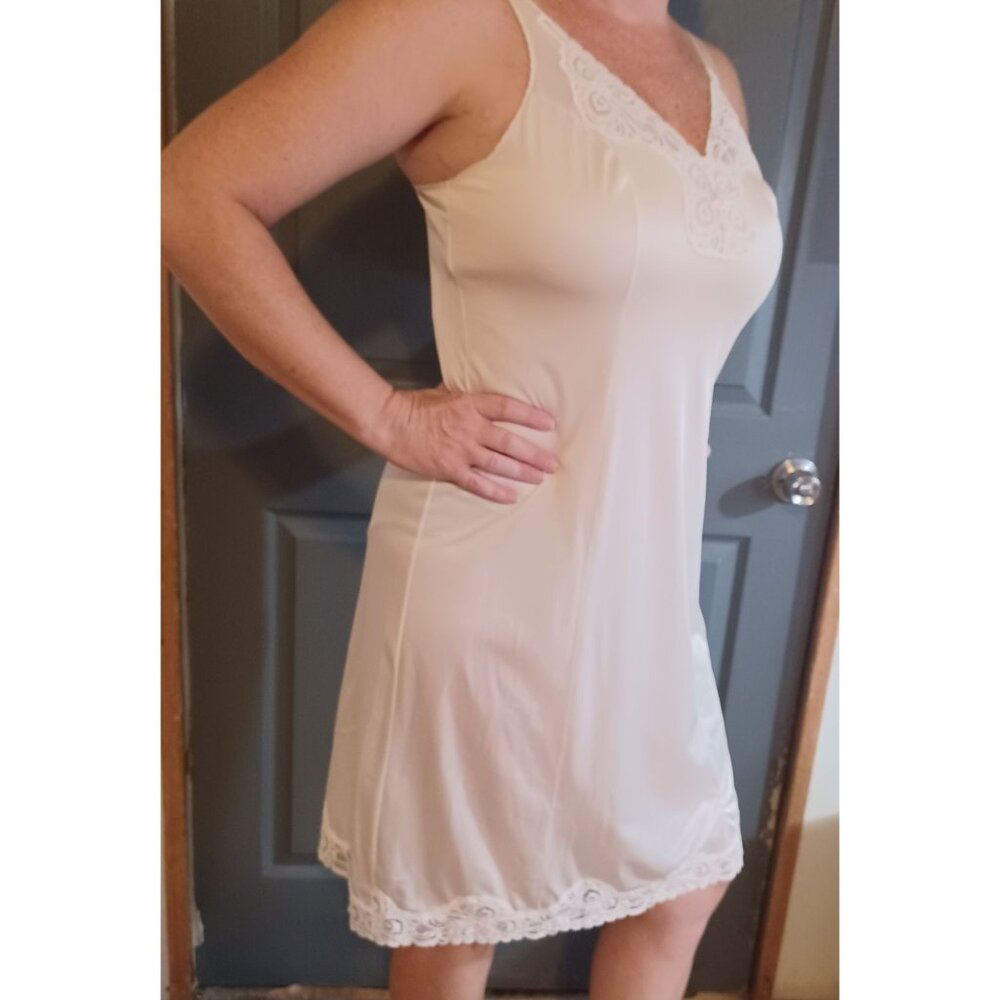 Vintage Slip Dress Womens 36 Nylon Lace Ivory Elegant Dainty Coquette Lingerie